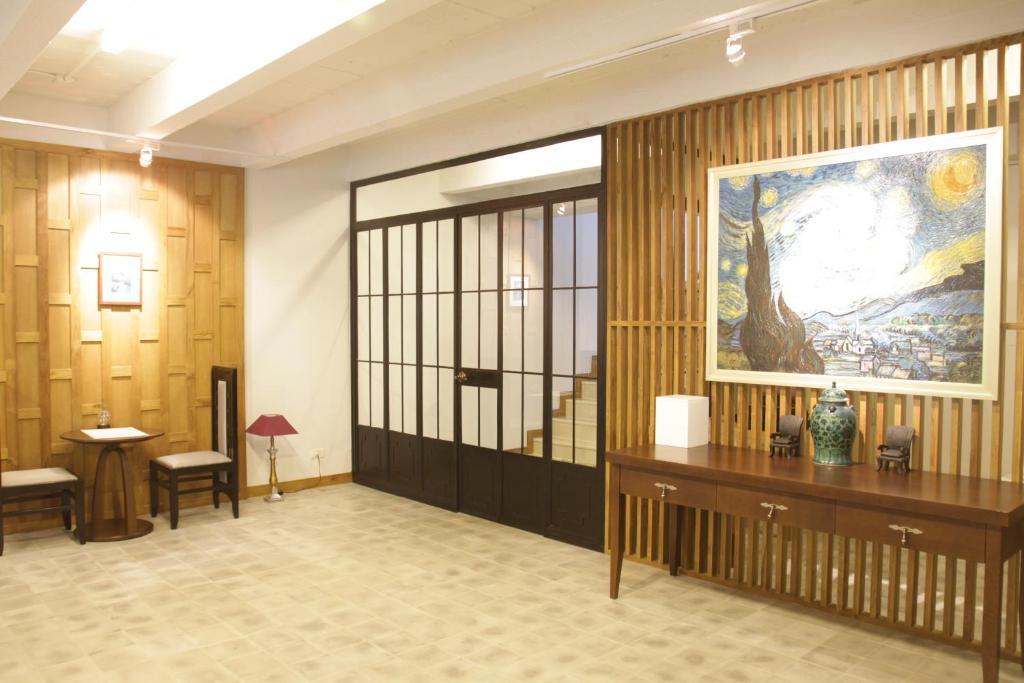 Baan Dinso Hostel@Ratchadamnoen Bangkok Buitenkant foto