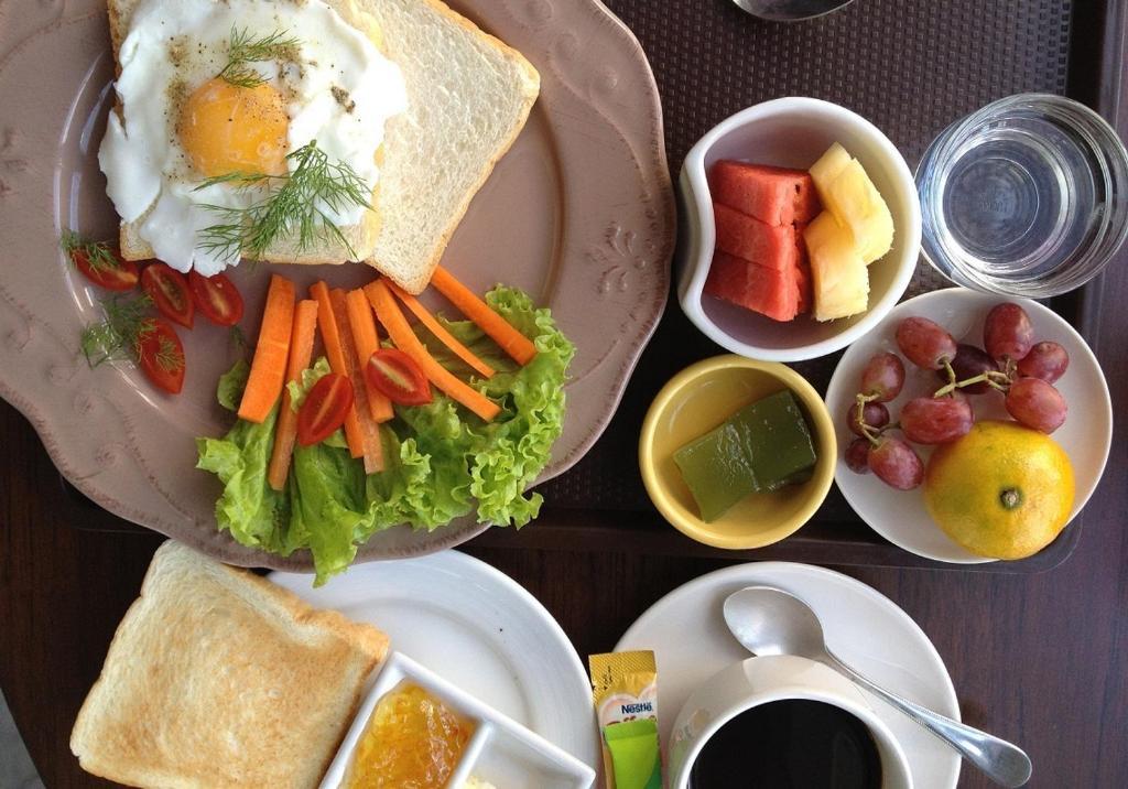Baan Dinso Hostel@Ratchadamnoen Bangkok Buitenkant foto